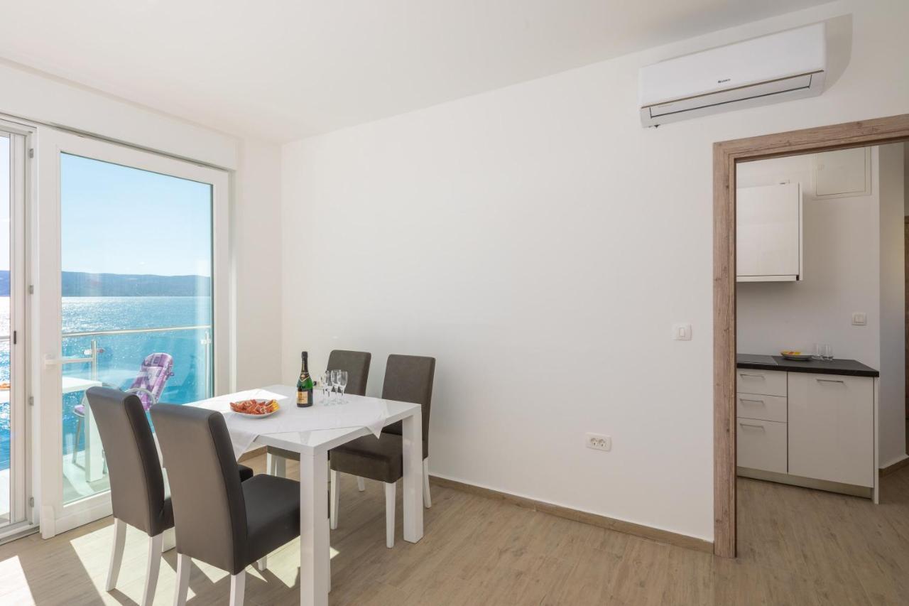 Absolute Beach Holidays Leilighet Dugi Rat Eksteriør bilde