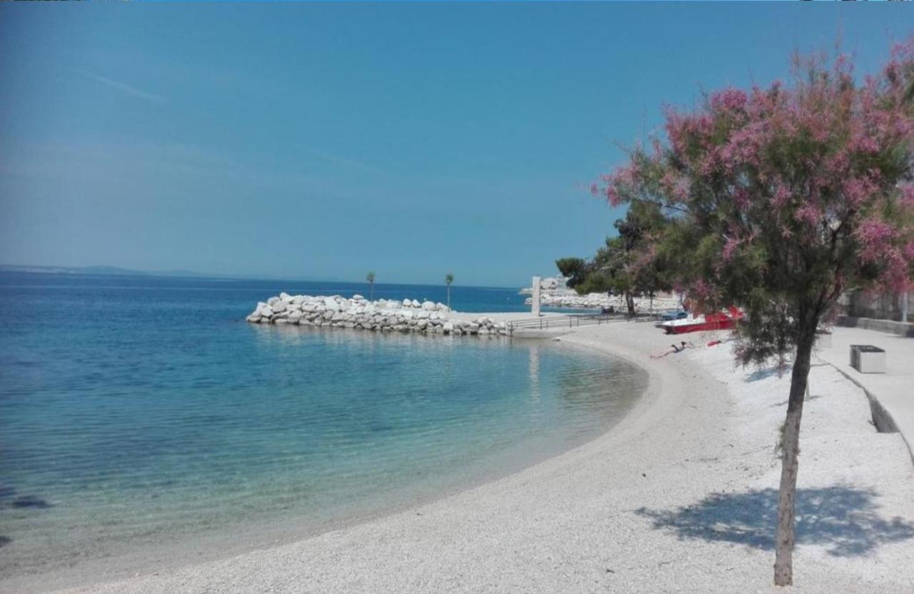 Absolute Beach Holidays Leilighet Dugi Rat Eksteriør bilde